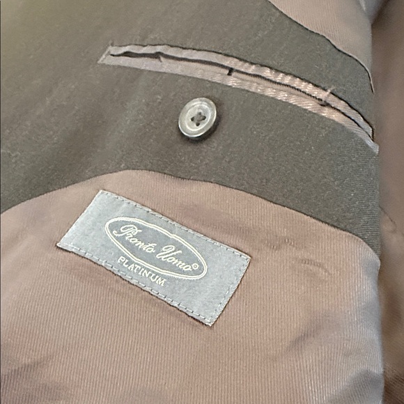 Jos. A. Bank Executive Black Suit Size 34S - Picture 3 of 14